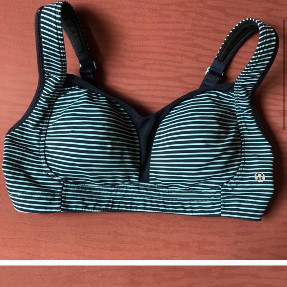 Lululemon 34D Ta Ta Tamer Sports Bra